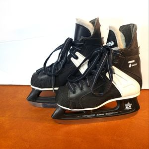 CCM TACKS Junior Size 13 Ice Skates